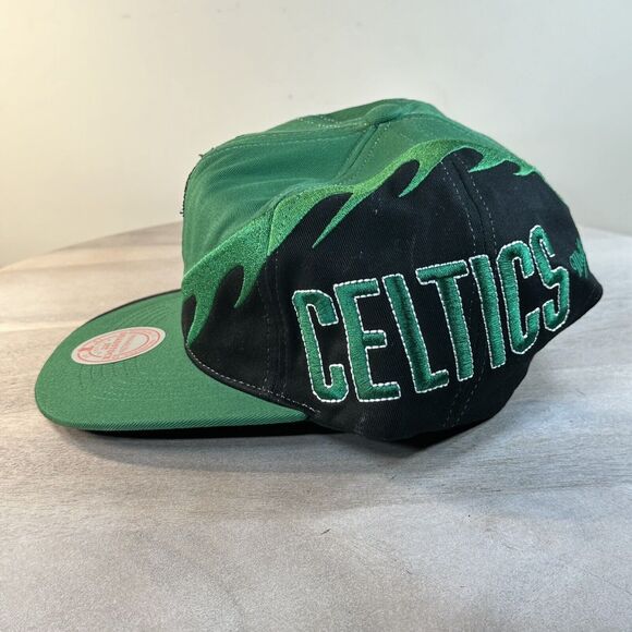 Boston Celtics Spiral Deadstock Cap Green Snapback Mitchell & Ness Unique Hat - Picture 1 of 14